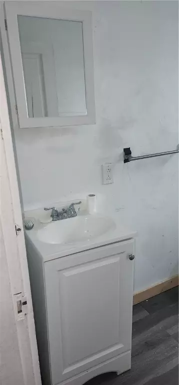 Bath - 126 Mills Ave, Braddock, PA 15104 photo 2 of 2