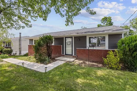 7656 Steubenville Pike, Oakdale, PA 15071