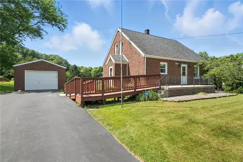 146 Edgewood Dr Ext, Transfer, PA 16154