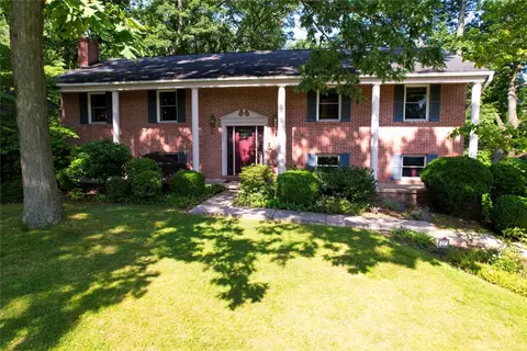 217 Thornwood Dr, Butler, PA 16001