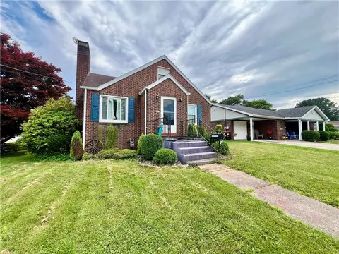 138 E Meyer Ave, New Castle, PA 16105