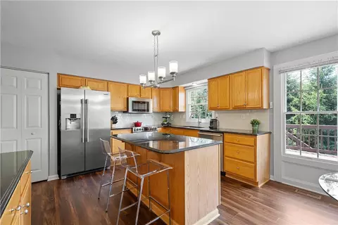 Kitchen - 206 Buckeye Ct, Eighty Four, PA 15330 photo 3 of 4
