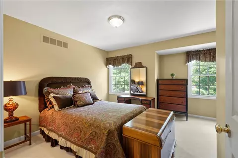 Bedroom - 206 Buckeye Ct, Eighty Four, PA 15330 photo 3 of 4