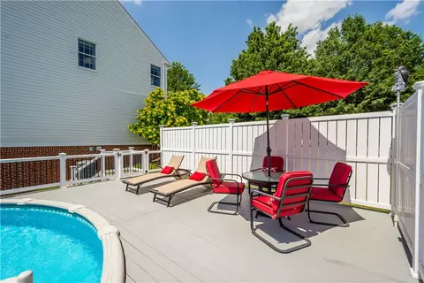 Exterior - 206 Buckeye Ct, Eighty Four, PA 15330 photo 8 of 11