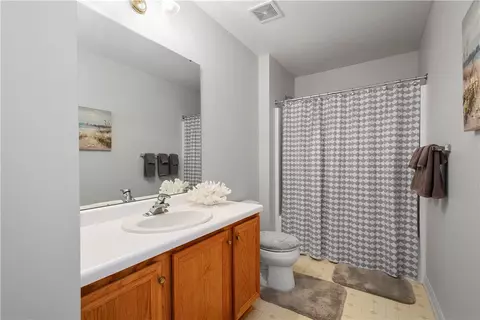 Bath - 206 Buckeye Ct, Eighty Four, PA 15330 photo 5 of 5