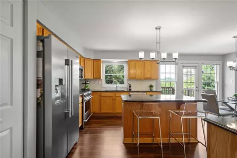 Kitchen - 206 Buckeye Ct, Eighty Four, PA 15330 photo 4 of 4