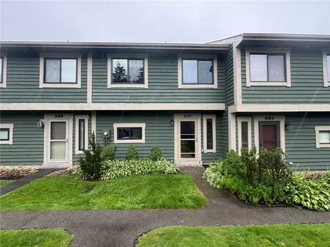 527 Kooser Cir, Hidden Valley, PA 15502