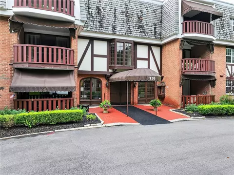 136 Centennial Ave #303, Sewickley, PA 15143