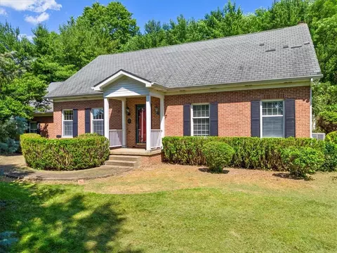 4273 River Rd, Beaver Falls, PA 15010