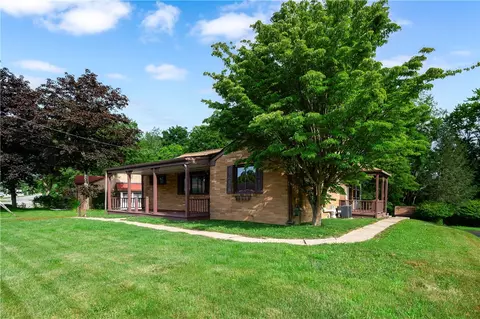 117 Bon Aire Dr, Butler, PA 16001