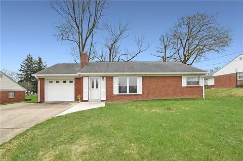 126 S Patton Dr, Moon Twp, PA 15108