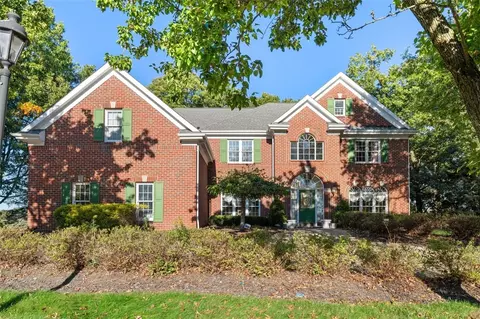 115 Lyndhurst Cir, Wexford, PA 15090