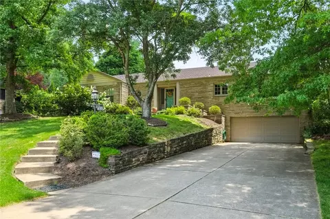 825 White Oak Cir, Pittsburgh, PA 15228