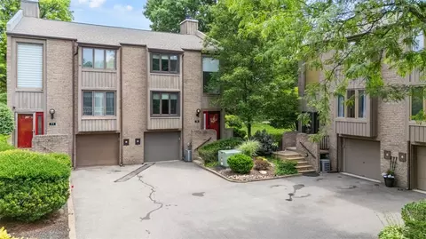 72 Pin Oak Ct, Pittsburgh, PA 15237