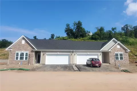 292 Olivia Dr, New Kensington, PA 15068