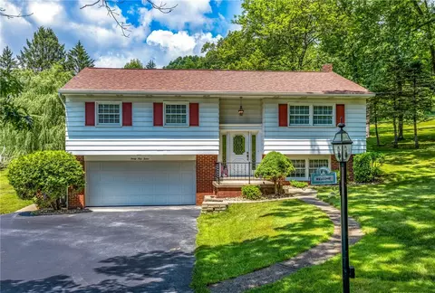 3912 Milton Dr, Gibsonia, PA 15044