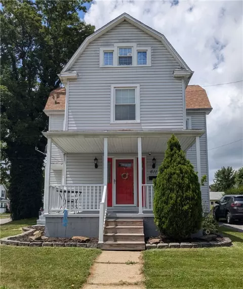 611 Stewart Ave, Grove City, PA 16127