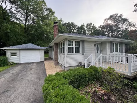 5329 Tamarack Dr, Sharpsville, PA 16150