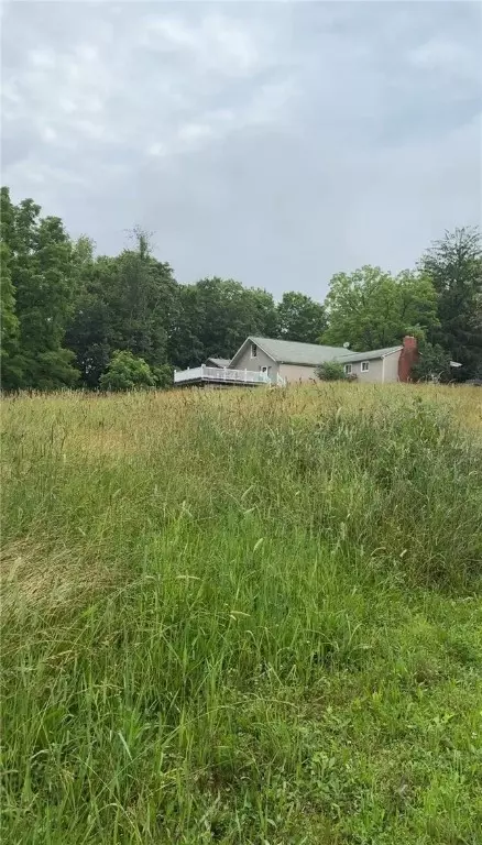 38 Crain Dr, Burgettstown, PA 15021