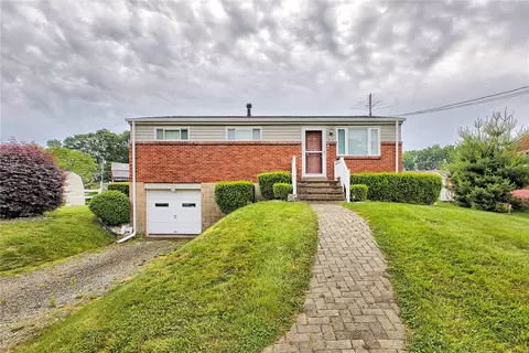 519 New Market Dr, Greensburg, PA 15601