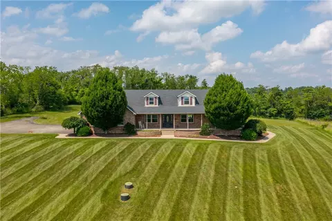 31 Sutton Ln, Washington, PA 15301