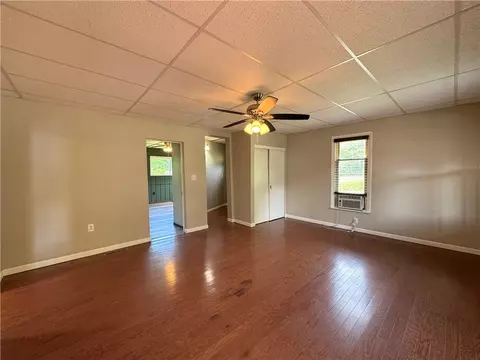 Living - 81 Baltimore St, Irwin, PA 15642 photo 2 of 3