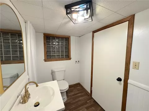 Bath - 81 Baltimore St, Irwin, PA 15642 photo 2 of 2