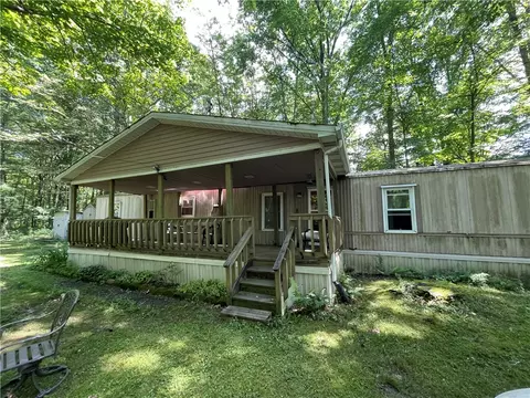 9734 Iroquois Trl, Linesville, PA 16424