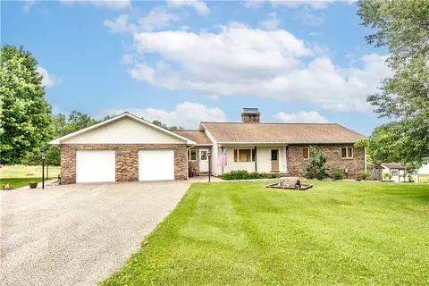 45 S Foster Rd, Mercer, PA 16137