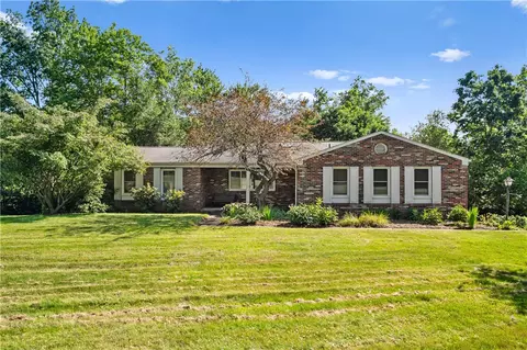 1222 Lakevue Dr, Butler, PA 16002