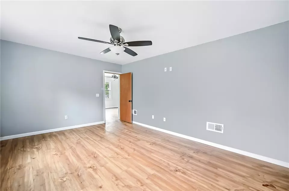 Bedroom - 2796 Ivanhoe Rd, Sharpsville, PA 16150 photo 1 of 6