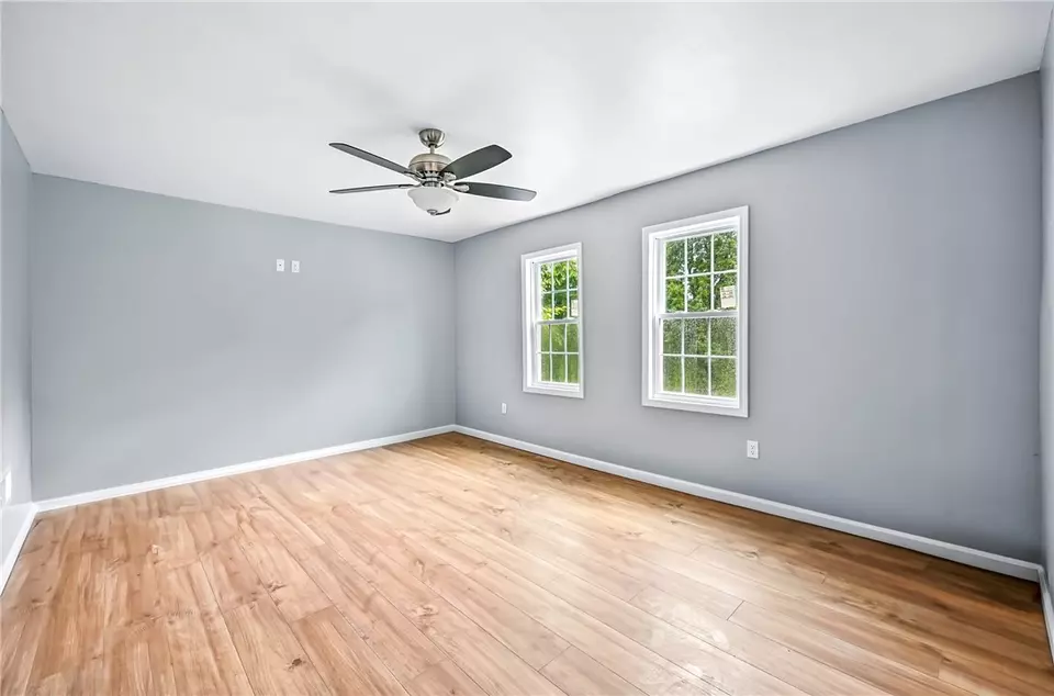 Living - 2796 Ivanhoe Rd, Sharpsville, PA 16150 photo 4 of 4