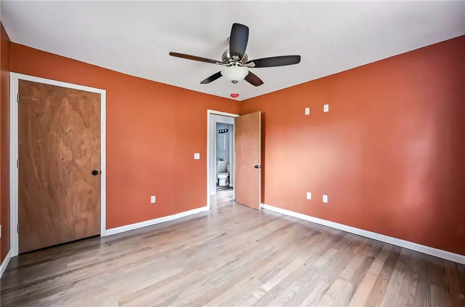Bedroom - 2796 Ivanhoe Rd, Sharpsville, PA 16150 photo 3 of 6