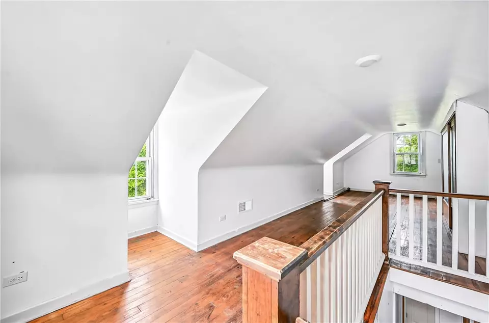 Entry Way - 2796 Ivanhoe Rd, Sharpsville, PA 16150 photo 3 of 4