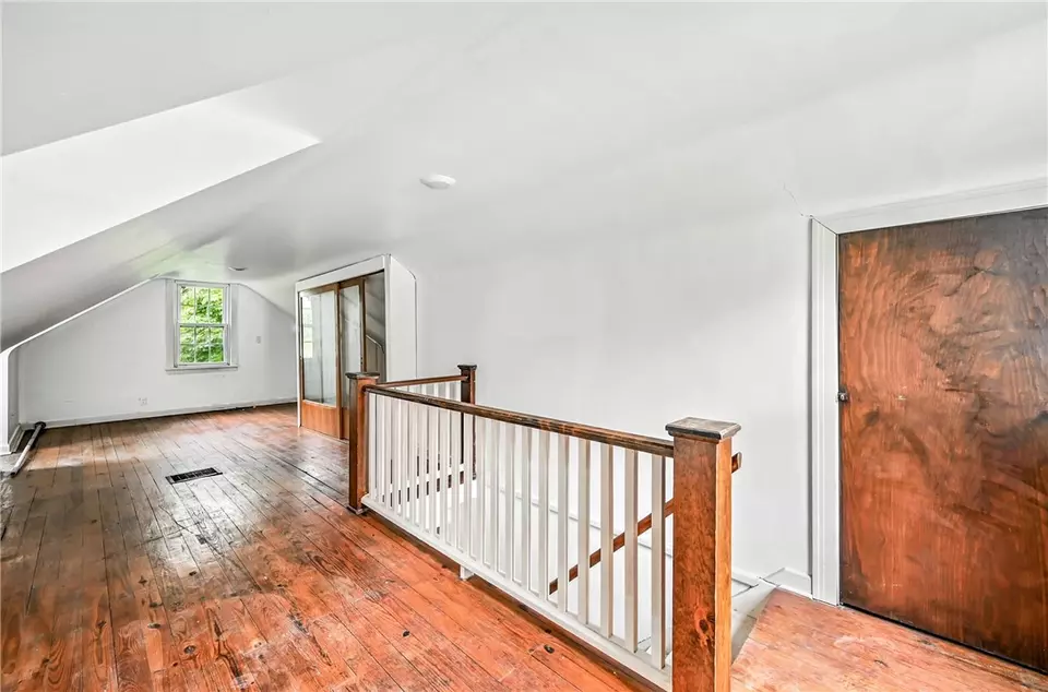 Entry Way - 2796 Ivanhoe Rd, Sharpsville, PA 16150 photo 4 of 4