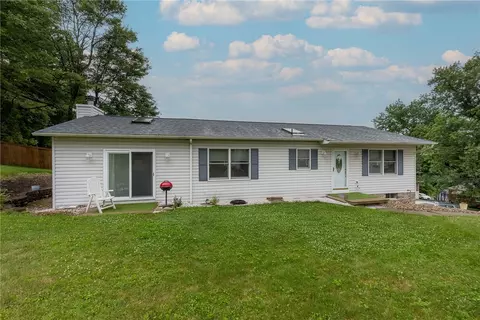 37 Green Oak Dr, Coraopolis, PA 15108