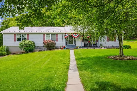 168 Leister, Fairhope, PA 15538