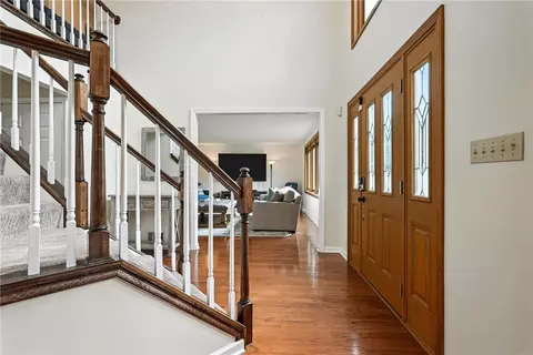 Entry Way - 275 Jefferson St, Export, PA 15632 photo 2 of 4
