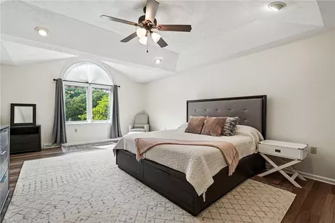 Bedroom - 275 Jefferson St, Export, PA 15632 photo 5 of 6