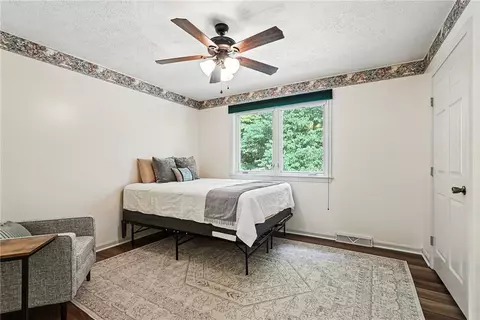 Bedroom - 275 Jefferson St, Export, PA 15632 photo 4 of 6
