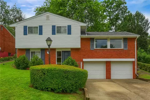 106 Leghorn Dr, Oakdale, PA 15071
