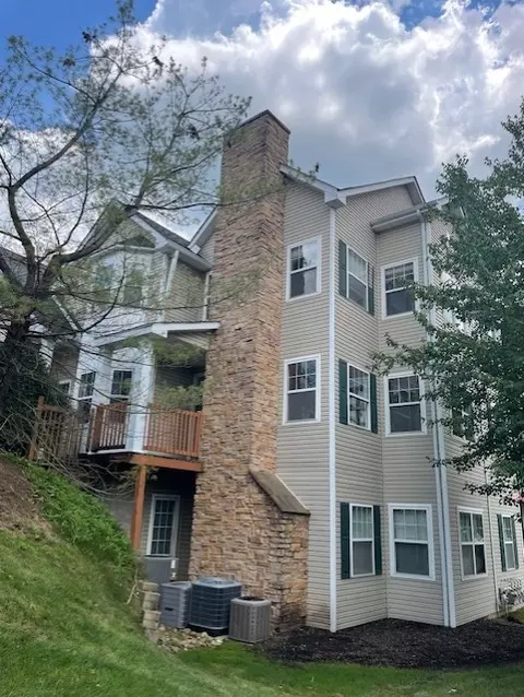 1521 Eagle Pointe Dr, Canonsburg, PA 15317