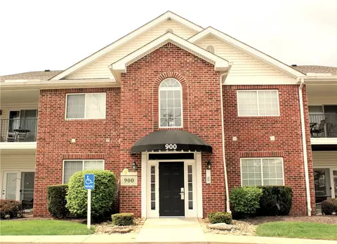 900 Hidden Ridge Ct #202, South Park, PA 15129