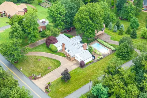 612 Bower Hill Rd, Venetia, PA 15367