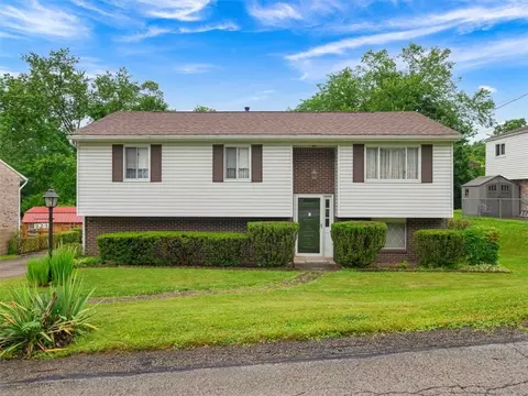 823 Clearview Dr, Verona, PA 15147