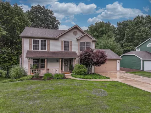 208 Oak Highland Dr, Moon Twp, PA 15108