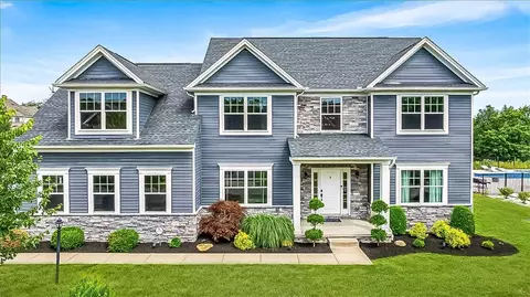 1019 Autumn Woods Dr, Coraopolis, PA 15108