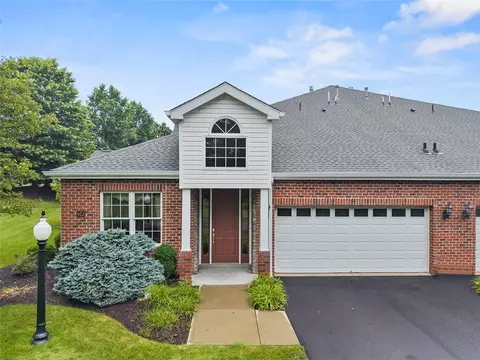 402 Providence Ct, Valencia, PA 16059