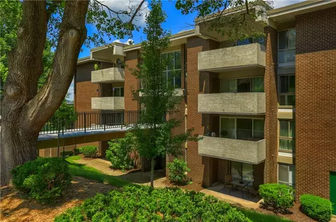 3402 Charlemagne Cir, Pittsburgh, PA 15237