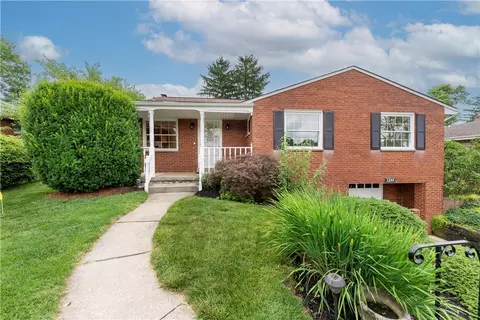 1293 Lakemont Dr, Pittsburgh, PA 15243